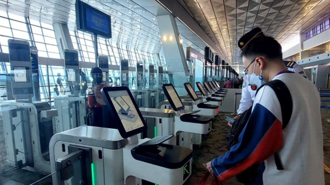 Layanan Imigrasi di Bandara Soekarno Hatta.