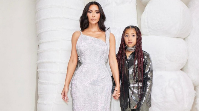 Kim Kardashian dan North West.