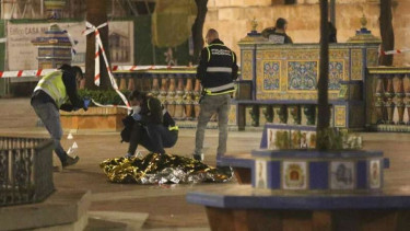 Polisi Spanyol melakukan olah TKP penyerangan gereja di kota Algeciras