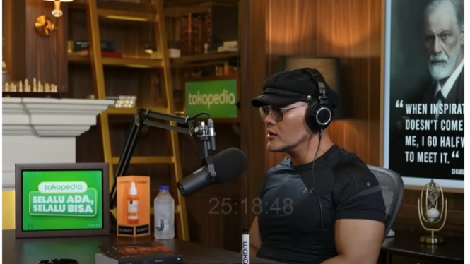 Deddy Corbuzier dengan Tio Pakusadewo