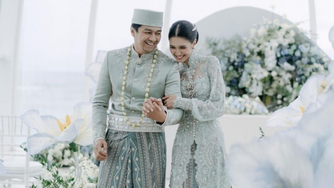Mikha Tambayong dan Deva Mahenra. 