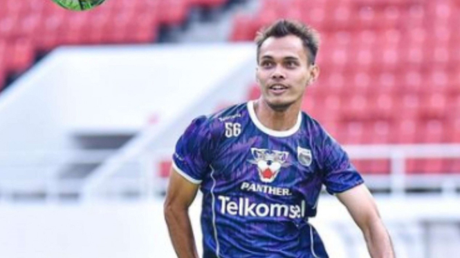 Bek Persib Bandung, Rezaldi Hehanusa
