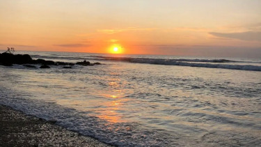 Pantai Tanjung Lesung.