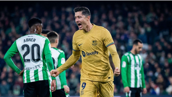 Robert Lewandowski, Duel Real Betis vs Barcelona 1-2