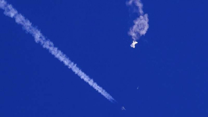 Jet tempur siluman F-22 Raptor AS menembak jatuh balon mata-mata China.