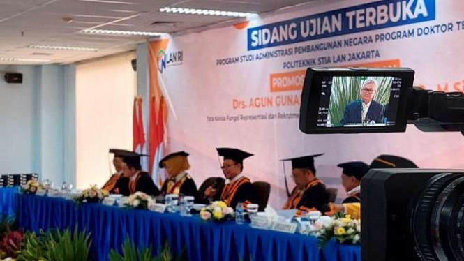 Sidang ujian terbuka Agun Gunandjar Sudarsa di Politeknik Sekolah Tinggi Ilmu Administrasi - Lembaga Administrasi Negara (STIA LAN) Jakarta, Senin, 6 Februai 2023.