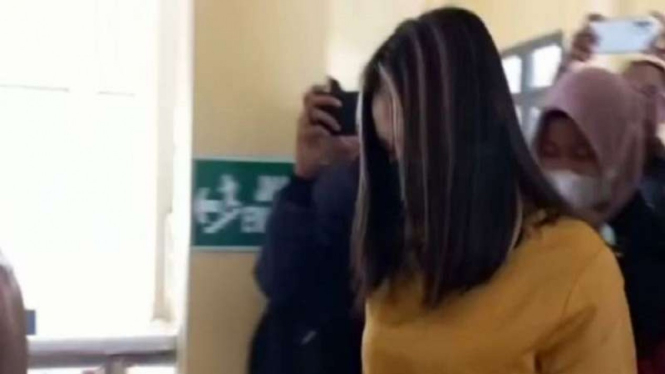 Tersangka pelecehan seksual anak YS (25) saat berada di RS Jiwa Jambi