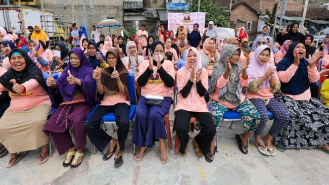 Emak-emak di Bandung ikuti pelatihan beternak jangkrik