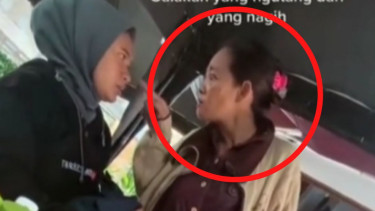 Ibu ini Marah saat Ditagih Utang