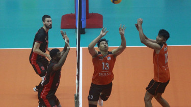 Pertandingan Jakarta STIN BIN melawan Jakarta BNI 46 di Gor Ken Arok Malang