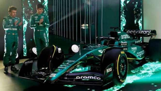 Fernando Alonso dan Lance Stroll menghadiri peluncuran mobil tim Aston Martin F1