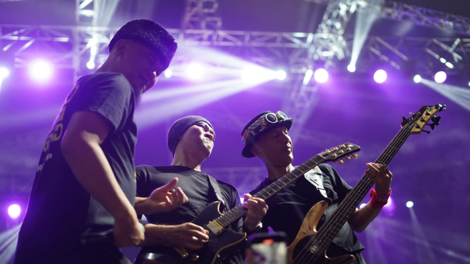 Dewa 19 di Festival Pasar Musik