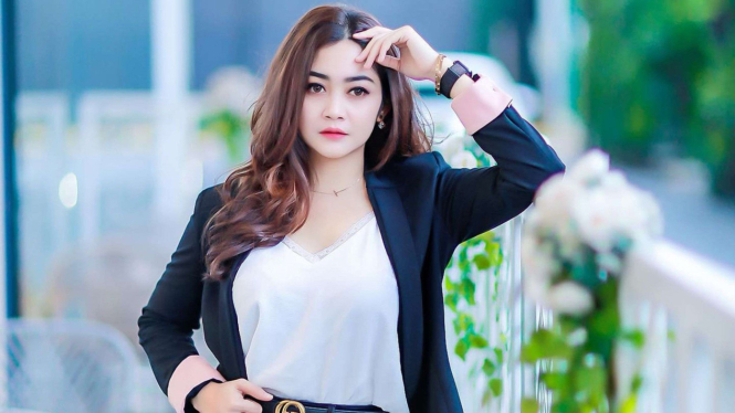Sosok Mbak LPSK Cantik yang Dampingi Richard Eliezer