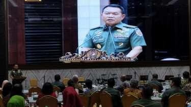 VIVA Militer: KSAD Jenderal TNI Dudung bertemu dengan keluarga pahlawan nasional