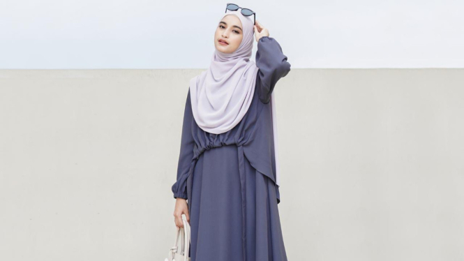 Busana muslim syari.
