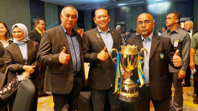 Ketua IMI Sumut, Harun Mustafa Nasution (kiri)