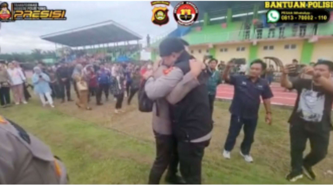 Momen haru Kapolda Sumsel Irjen Pol. A. Rachmad Wibowo bertemu Kapolda Jambi