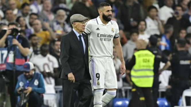 Karim Benzema dan mantan pemain Timnas Spanyol, Amancio Amaro