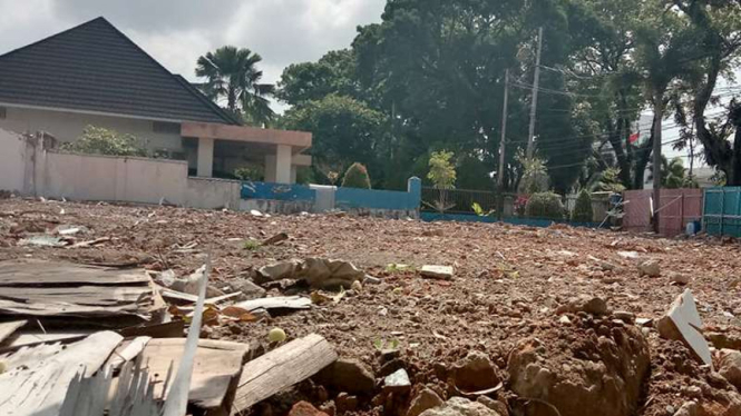 Rumah singgah Bung Karno di Padang rata dengan tanah.