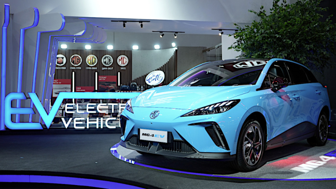 VIVA Otomotif: Mobil listrik MG4 EV di pameran IIMS 2023