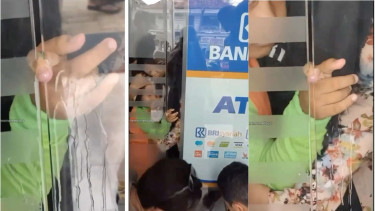 Jari Bocah Terjepit di Pintu ATM