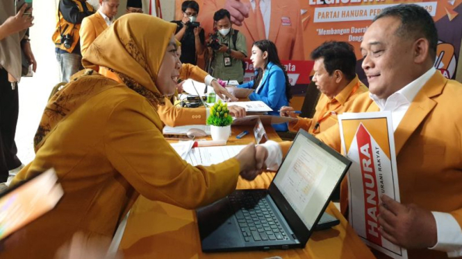 Kepala BP2MI Benny Rhamdani daftar jadi caleg Hanura.