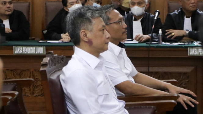 Hendra Kurniawan dan Agus Nurpatria Ditunda