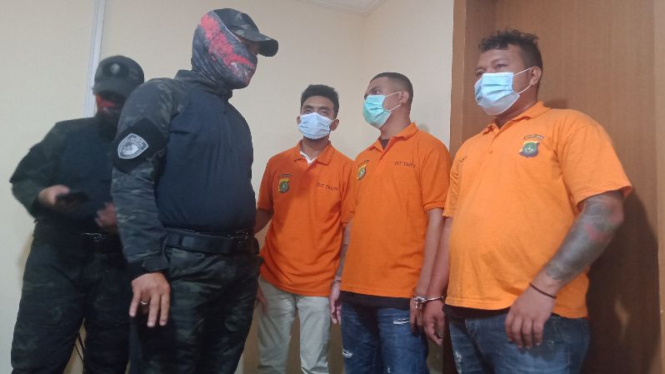 Debt collector yang membentak petugas polisi ditangkap.