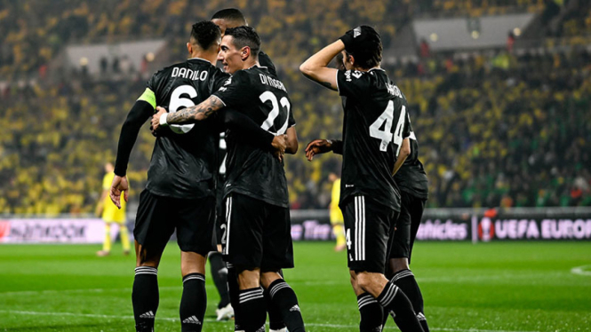 Selebrasi pemain Juventus usai bobol gawang Nantes