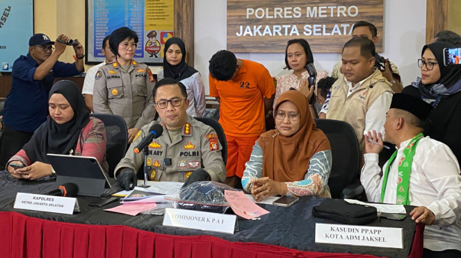 63f8b2ad113e9-teman-mario-dandy-yang-berinisial-s-ditetapkan-sebagai-tersangka-dan-ditahan_663_372 63f8b2ad113e9-teman-mario-dandy-yang-berinisial-s-ditetapkan-sebagai-tersangka-dan-ditahan_663_372