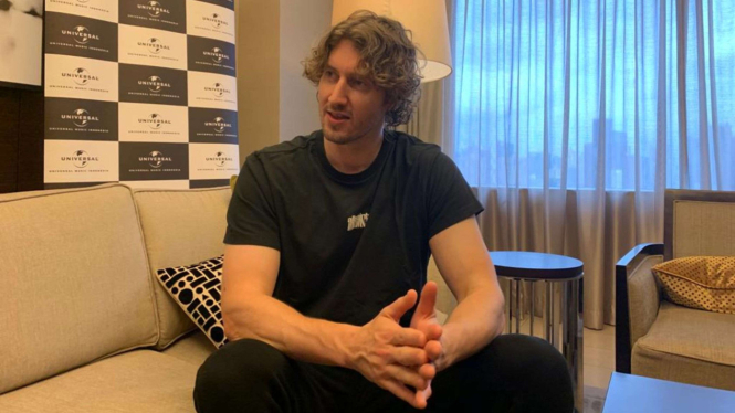 Dean Lewis