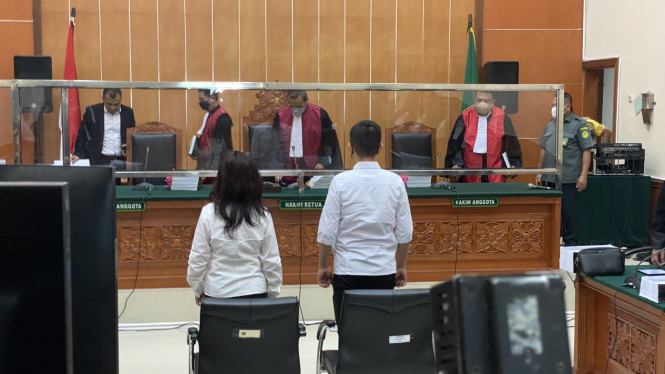 Linda Pujiastuti dan AKBP Dody Prawiranegara bersaksi di kasus Narkoba
