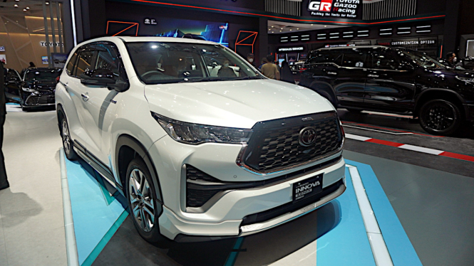 VIVA Otomotif: Toyota Innova Zenix di pameran IIMS 2023