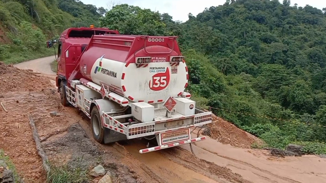  Jalan Provinsi Rusak dan Longsor Terparah Jalan Sumbawa-Lunyuk 