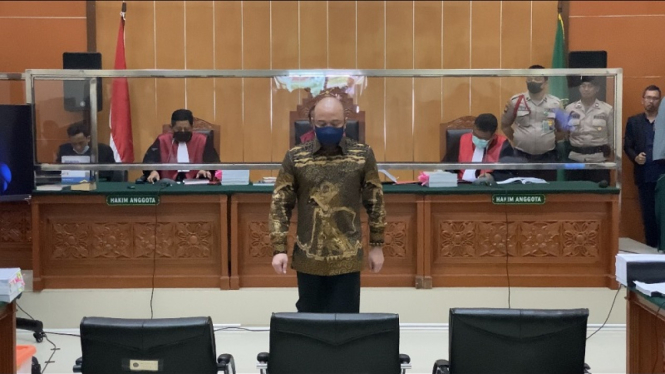 Mantan Kapolda Sumbar Irjen Teddy Minahasa di persidangan