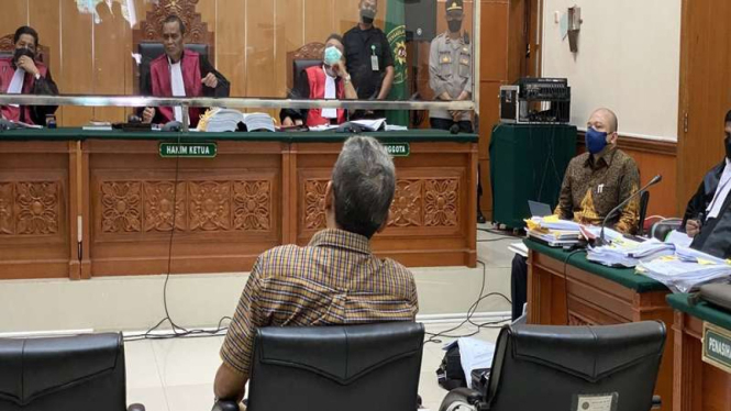 Saksi ahli bahasa Indonesia dihadirkan dalam sidang Teddy Minahasa