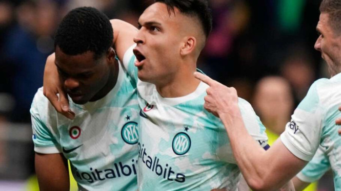 Pemain Inter Milan, Lautaro Martinez rayakan gol