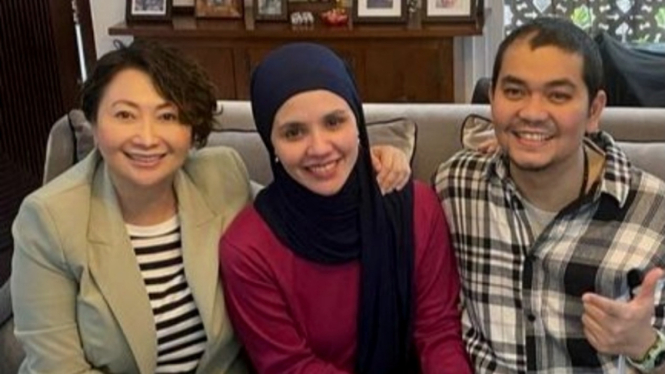 Indy Barends bersama Aldilla Jelita dan Indra Bekti