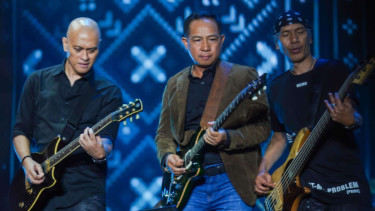 Wakasad Letjen Agus ikut manggung di konser Dewa 19