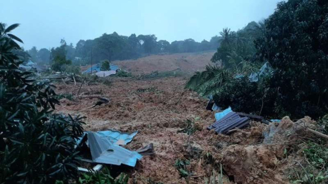 Satu kampung tertimbun tanah longsor di Natuna, Kepri