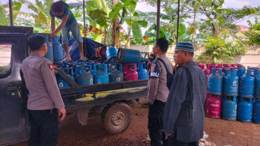 Pabrik gas oplosan di Desa Pasir Angin, Kecamatan Cileungsi, Bogor, Jawa Barat