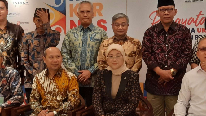 Menaker Ida Fauziyah di acara Rakernas Kadin Bidang Ketenagakerjaan.