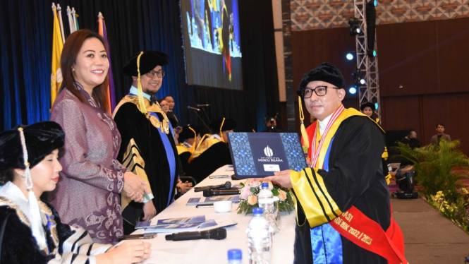  Universitas Mercu Buana (UMB) melaksanakan Wisuda Tahun Akademik 2022/2023