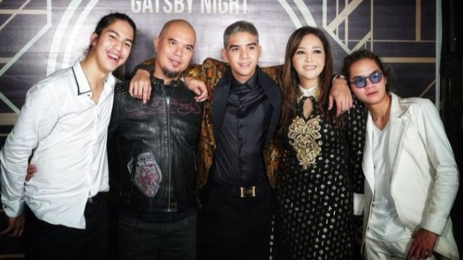 Ahmad Dhani, Maia Estianty bersama Al, El, Dul