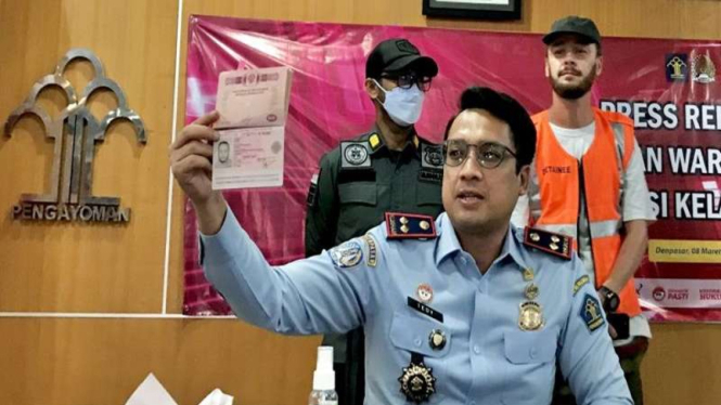 Kepala Kantor Imigrasi Kelas I TPI Denpasar Tedy Riyadi