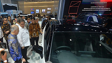 VIVA Otomotif: Menko Airlangga dan Menperin Agus Gumiwang di GJAW 2023