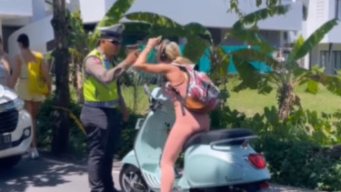 Bule di Bali Ngamuk dan Bentak Polisi saat Hendak Ditilang