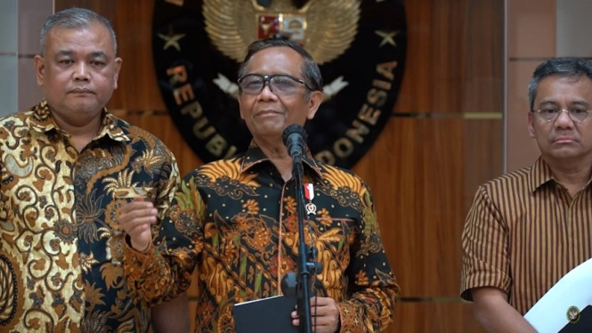 Konferensi pers Menko Polhukam Mahfud MD  bersama jajaran Kemenkeu 