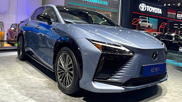 VIVA Otomotif: Mobil listrik Lexus RZ di pameran GJAW 2023