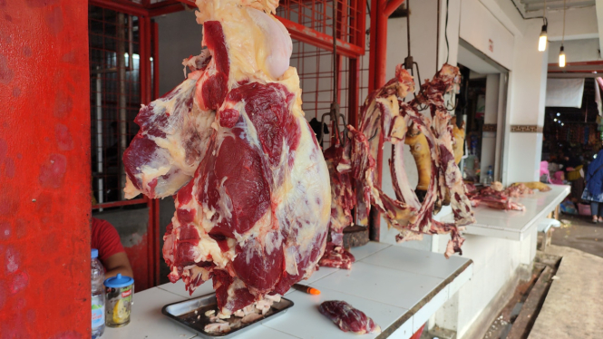 Daging sapi di pasar.